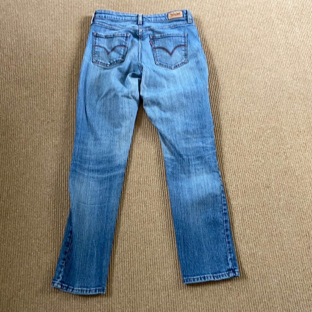 Levi's size 8 inseam 29"